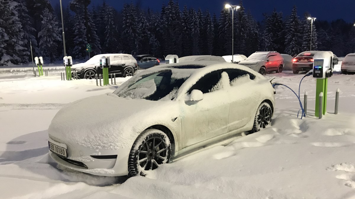 Tesla Model 3 SR+
