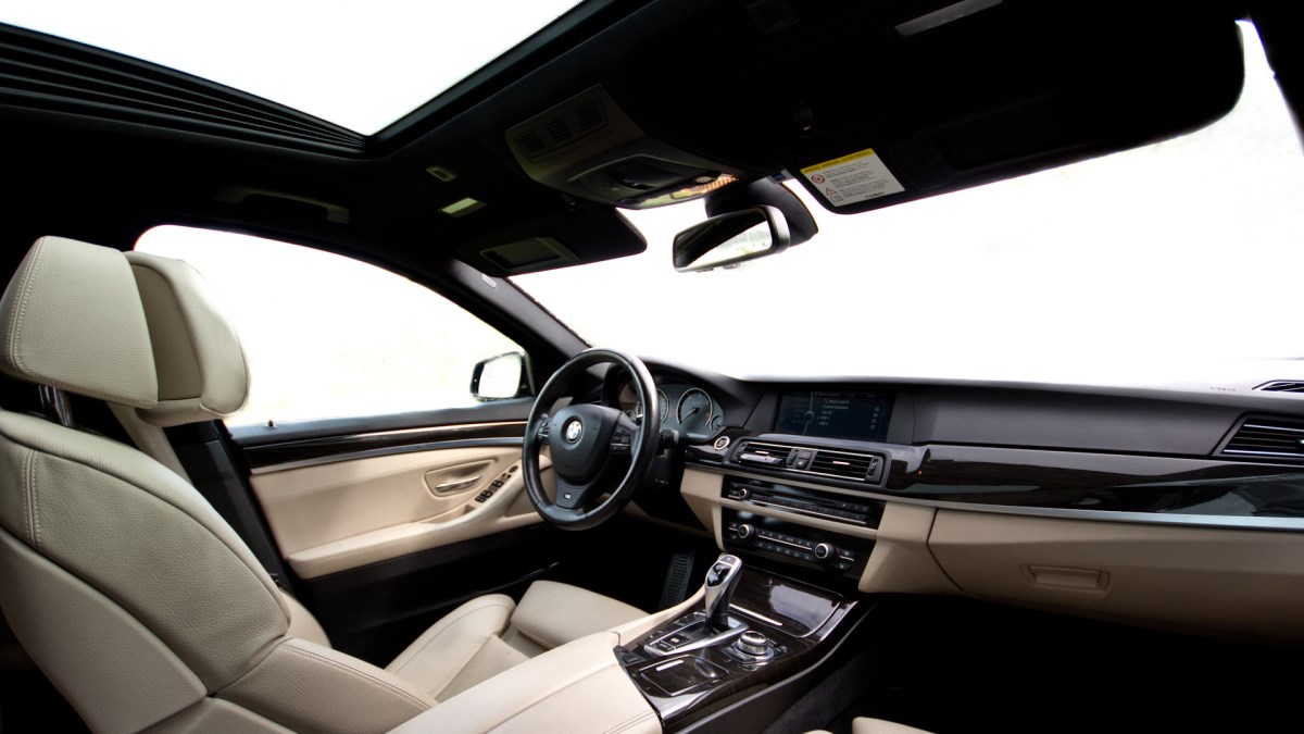 BMW 5 series Babe